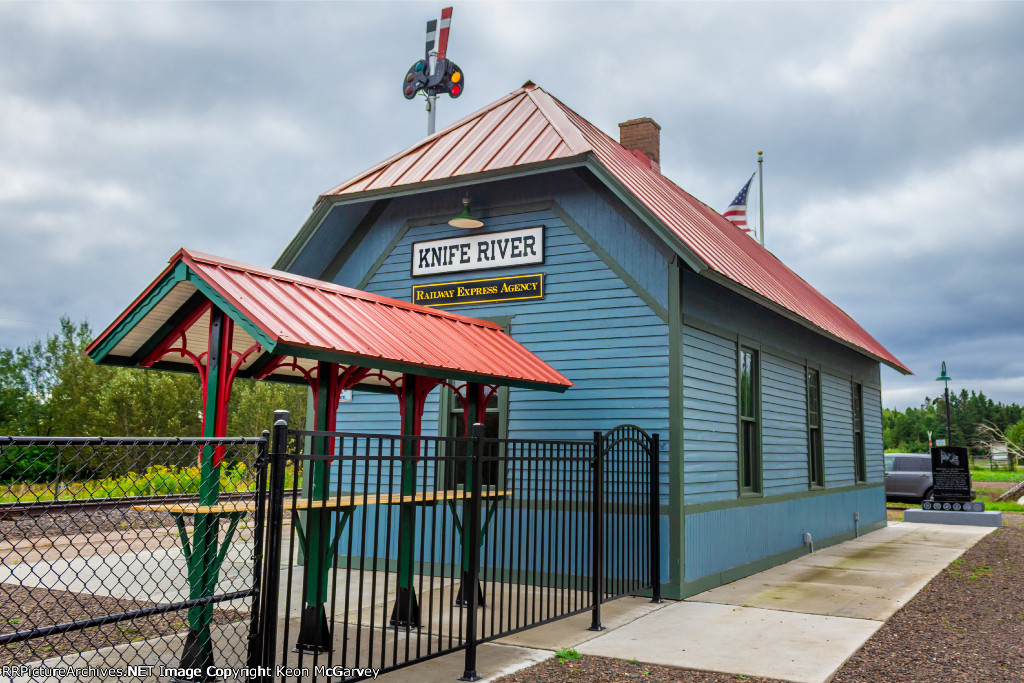 Knife River Depot